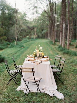 Sara-Corona-Linda-Ha-Wedding-Design-Charlottesville-Virginia-mango-wood-charger-rose-gold-copper-flatware-modern-party-rental