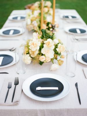 tuckahoe-richmond-virgina-wedding-amy-cherry-lauren-emerson-james-rental-modern-party-black-flatware